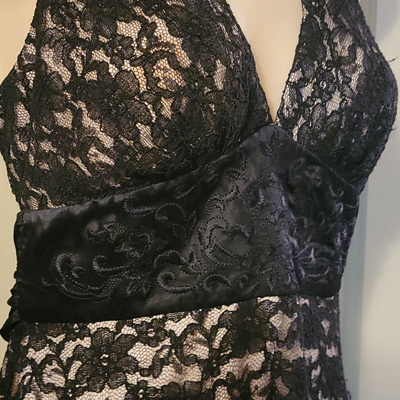 Beautiful Cocktail dress - Picture 3 of 9